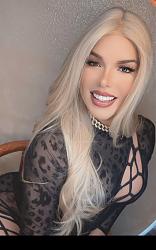 Click image for larger version. 

Name:	face 1 Coralba Tucson twitter F50hMlvXoAAkGmS.jpg 
Views:	37 
Size:	116.5 KB 
ID:	1436421