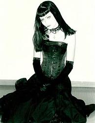 Click image for larger version. 

Name:	goth_girls2_177.jpg 
Views:	803 
Size:	16.1 KB 
ID:	255955