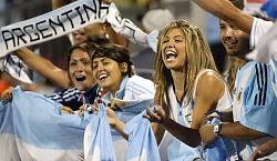 Click image for larger version. 

Name:	argentina-fans-toronto1.jpg 
Views:	122 
Size:	165.1 KB 
ID:	726040