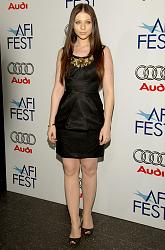 Click image for larger version. 

Name:	Michelle-Trachtenberg-Feet-103753.jpg 
Views:	2893 
Size:	436.8 KB 
ID:	324329