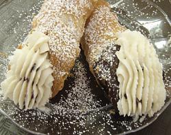 Click image for larger version. 

Name:	cannolis2_208.jpg 
Views:	626 
Size:	68.5 KB 
ID:	274316