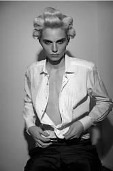 Click image for larger version. 

Name:	andrej-pejic-for-dossier-journal-004.jpg 
Views:	1381 
Size:	117.0 KB 
ID:	396813