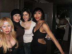 Click image for larger version. 

Name:	Mon Nite Party Selena Cass Molly Porsche.jpg 
Views:	297 
Size:	34.8 KB 
ID:	301251