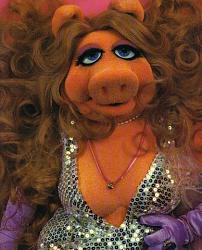 Click image for larger version. 

Name:	misspiggy-showpig.jpg 
Views:	243 
Size:	80.0 KB 
ID:	379831