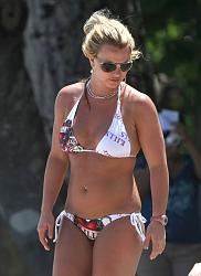 Click image for larger version. 

Name:	britney_spears_costa_bikini_3_big.jpg 
Views:	957 
Size:	179.3 KB 
ID:	398394