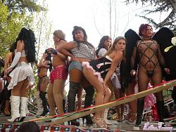 Click image for larger version. 

Name:	gayparade01_187.jpg 
Views:	2733 
Size:	218.5 KB 
ID:	202008