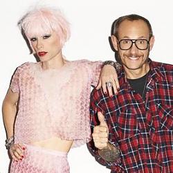Click image for larger version. 

Name:	jared-leto-terry-richardson-candy.jpg 
Views:	136 
Size:	17.4 KB 
ID:	696380