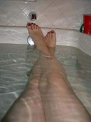 Click image for larger version. 

Name:	feet_757.jpg 
Views:	483 
Size:	71.2 KB 
ID:	237147