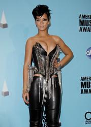 Click image for larger version. 

Name:	rihanna3_162.jpg 
Views:	3071 
Size:	49.9 KB 
ID:	214696