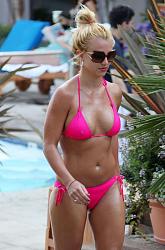 Click image for larger version. 

Name:	britney_2_295.jpg 
Views:	1392 
Size:	62.0 KB 
ID:	286711