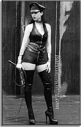 Click image for larger version. 

Name:	mistress-isabella-sinclaire2.jpg 
Views:	2325 
Size:	31.9 KB 
ID:	568837