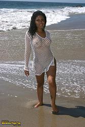 Click image for larger version. 

Name:	doll_zumabeach200.jpg 
Views:	73 
Size:	200.9 KB 
ID:	1137984