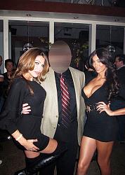 Click image for larger version. 

Name:	Black Dress & Boots - Chicago Party 02 - Shana & Jennifer Paris & Guy.jpg 
Views:	1975 
Size:	119.9 KB 
ID:	314562