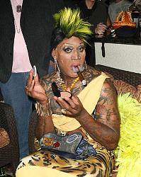 Click image for larger version. 

Name:	Dennis Rodman.jpg 
Views:	3053 
Size:	130.3 KB 
ID:	642113