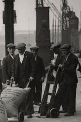 Click image for larger version. 

Name:	LargeDockersLondonDock1920.jpg 
Views:	1969 
Size:	12.5 KB 
ID:	408786