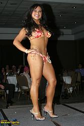 Click image for larger version. 

Name:	2005missqueenuniverse101_196.jpg 
Views:	15215 
Size:	70.3 KB 
ID:	39477