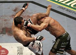Click image for larger version. 

Name:	ufc_74_randy_couture_gabriel_gonzaga_108.jpg 
Views:	143 
Size:	68.0 KB 
ID:	243244