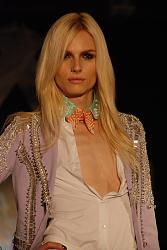 Click image for larger version. 

Name:	Andrej Pejic 7.jpg 
Views:	5075 
Size:	98.5 KB 
ID:	545106