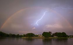 Click image for larger version. 

Name:	lightning-rainbow_2324848k.jpg 
Views:	2710 
Size:	44.0 KB 
ID:	502140