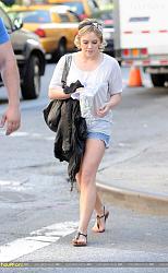 Click image for larger version. 

Name:	Hilary-Duff-Feet-51746.jpg 
Views:	952 
Size:	388.2 KB 
ID:	319560