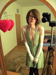 Click image for larger version. 

Name:	green dress.jpg 
Views:	5632 
Size:	179.4 KB 
ID:	325384