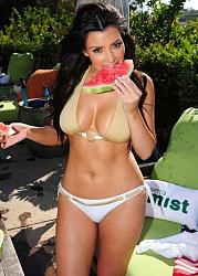 Click image for larger version. 

Name:	kim_kardashian_bikini_photoshoot_malibu_004_170.jpg 
Views:	82 
Size:	60.1 KB 
ID:	255273