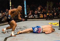 Click image for larger version. 

Name:	ufc88_liddel_ktfo_123.jpg 
Views:	112 
Size:	59.5 KB 
ID:	197698