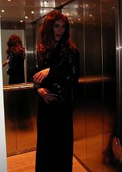 Click image for larger version. 

Name:	susan_surandon__black_leather_coat_standing_in_the_elevator_139.jpg 
Views:	2237 
Size:	28.0 KB 
ID:	255710