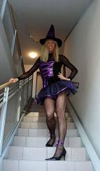 Click image for larger version. 

Name:	sexy_halloween_witch_with_long_stocking_coverd_legs__138.jpg 
Views:	4416 
Size:	116.4 KB 
ID:	228278