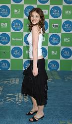 Click image for larger version. 

Name:	Michelle-Trachtenberg-Feet-103752.jpg 
Views:	3017 
Size:	778.7 KB 
ID:	324328