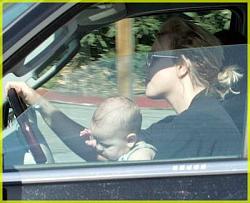 Click image for larger version. 

Name:	britney_spears_baby_lap02_649.jpg 
Views:	1839 
Size:	29.1 KB 
ID:	38651