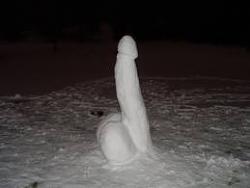Click image for larger version. 

Name:	snowpenis.jpg 
Views:	681 
Size:	5.2 KB 
ID:	364153