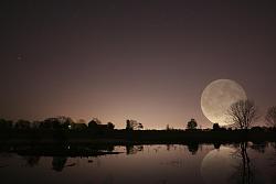 Click image for larger version. 

Name:	Supermoon 3.jpg 
Views:	1146 
Size:	57.0 KB 
ID:	594217