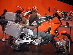 Click image for larger version. 

Name:	KTM 990 Adventure with Luggage.jpg 
Views:	614 
Size:	127.2 KB 
ID:	472582