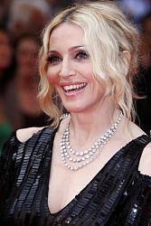 Click image for larger version. 

Name:	madonna_all_smiles_131.jpg 
Views:	548 
Size:	51.4 KB 
ID:	196025
