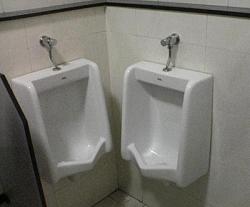 Click image for larger version. 

Name:	poor_bathroom_design_108.jpg 
Views:	1742 
Size:	25.6 KB 
ID:	135896