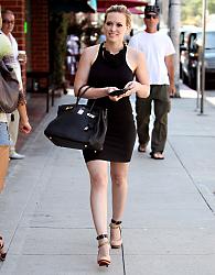 Click image for larger version. 

Name:	66106_hillaryduff_kg013_123_1122lo.jpg 
Views:	179 
Size:	914.2 KB 
ID:	334645
