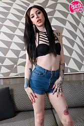 Click image for larger version. 

Name:	Tgirl posing.jpg 
Views:	117 
Size:	963.0 KB 
ID:	1065578