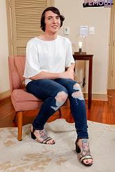 Click image for larger version. 

Name:	chloelynn1.ow001.jpg 
Views:	66 
Size:	701.9 KB 
ID:	1233158