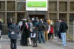 Click image for larger version. 

Name:	dole-queue.jpg 
Views:	86 
Size:	52.4 KB 
ID:	1320656
