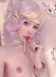Click image for larger version. 

Name:	Sarina Valentina Yv-DT.jpg 
Views:	229 
Size:	488.6 KB 
ID:	1351527