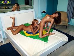 Click image for larger version. 

Name:	dom_gla076.jpg 
Views:	95 
Size:	190.9 KB 
ID:	1407138