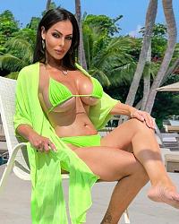 Click image for larger version. 

Name:	angela stone limegreen.jpg 
Views:	212 
Size:	74.9 KB 
ID:	1414513