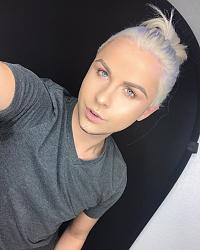 Click image for larger version. 

Name:	Farrah Cameron Clayton Moan.jpg 
Views:	73 
Size:	178.5 KB 
ID:	1416618