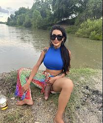 Click image for larger version. 

Name:	pic ts 1 Karlita twitter F0zaRRyaYAEB6Sr.jpg 
Views:	652 
Size:	564.5 KB 
ID:	1425043