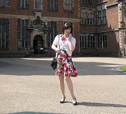 Click image for larger version. 

Name:	floral_stockings_bride_tv_dress_boots_lace_cd-605594.jpg!d.jpg 
Views:	142 
Size:	387.1 KB 
ID:	1427108
