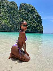 Click image for larger version. 

Name:	bik 1 Megan Pierce twitter FRJxmV_VcAAFQpv.jpg 
Views:	152 
Size:	519.5 KB 
ID:	1427715