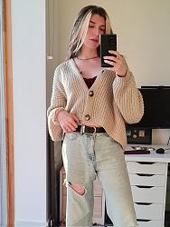Click image for larger version. 

Name:	jeans 1 Izzy twitter FdGK6ekWYAAw5PZ.jpg 
Views:	176 
Size:	363.0 KB 
ID:	1429128
