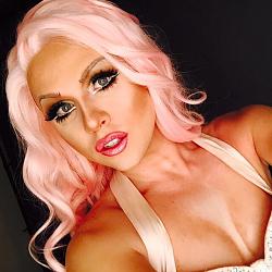 Click image for larger version. 

Name:	Farrah Moan (5a).jpg 
Views:	61 
Size:	45.2 KB 
ID:	1429468