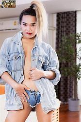 Click image for larger version. 

Name:	nonia denim100.jpg 
Views:	119 
Size:	280.6 KB 
ID:	1430244